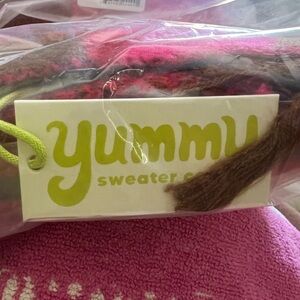 NWT Yummy scarf